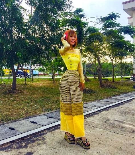 Pin By Self On Myanmar Girl Su Mo Mo Naing With Myanmar Dress Myanmar Women Traditional