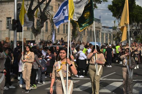 In Haifa Catholics Fly Israeli Flags At Mass March Celebrating Virgin