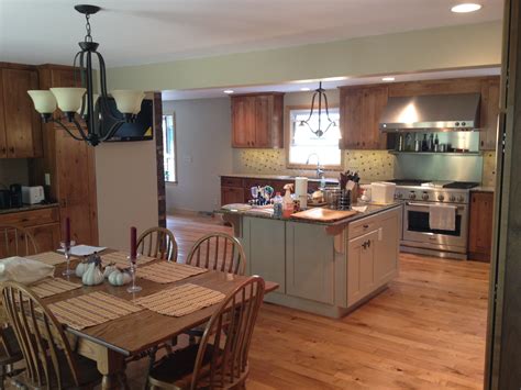 Our modern kitchens are infused with a sense of warmth and plenty of contemporary touches, whether it's the rosy tones of our cashmere kitchen cabinets, our sterling range of graphite and quartz kitchen worktops or the elegant storage solutions that put your. Modern country kitchen with large island - Lux Design and ...