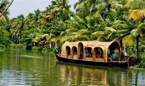 Kerala Backwater Tour 124285holiday Packages To Munnar Periyar