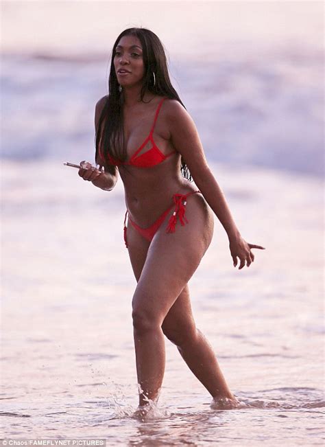 Porsha Williams Shows Off Her Curves While On Holiday In Hawaii Daily