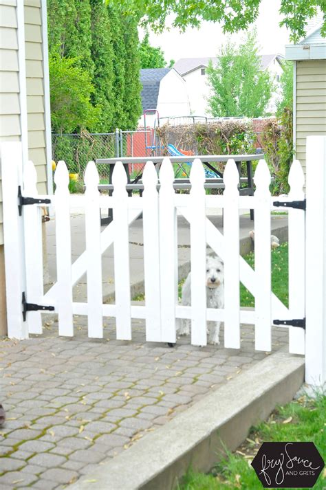 Picket Fence Gate Wood Picket Fence Backyard Fences