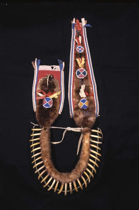 Big Sky Journal Pawnee Bear Claw Necklace Ca 1870 Grizzly Bear Claws Otter Fur Ribbon