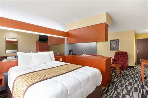 Microtel Inn And Suites By Wyndham Thomasvillehigh Pointlexi Thomasville Nc Hotels