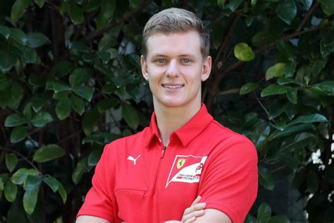 Mick schumacher has posted this and other pictures, allegedly showing him, his sister and michael, many times til mick schumacher started karting at 9 months of age under his father's tutelage. Mick Schumacher, decisa la data del debutto in un GP di ...