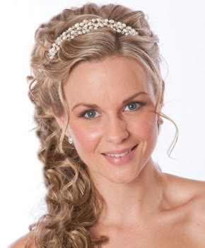 Curly bridal hairstyle for long hair tutorial. Wedding Hairstyles for Curly Hair