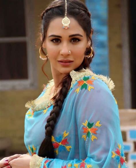 Punjabi Actress Photo In Suit