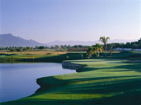 De 1 a 7 dias 19 dls., de 8 a 14 dias 35 dls, de 15 dias a 21 dias 51 dls, por 1 mes 67dls, niños menores de 12 años pagan 1/2 precio mencionado. el Tigre Golf course in Puerto /Nuevo Vallarta