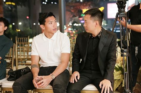 Ngược lại, văn hậu cũng là một trong số ít chàng trai được doãn hải my chú ý trên mạng xã hội. Đoàn Văn Hậu lại bị bắt gặp cổ vũ Doãn Hải My mặc váy cưới ...