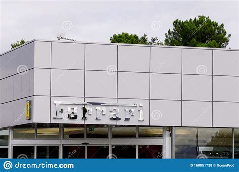 Novotel paris centre gare montparnasse. Bordeaux , Aquitaine / France - 10 02 2019 : Sign ...