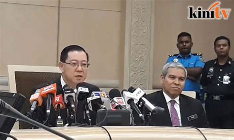 Di malaysia, kerajaan mengumumkan bahawa beberapa aset yang tidak diperlukan oleh kerajaan akan dijual untuk menyumbang kepada pembayaran hutang negara. Malaysiakini - '1MDB, projek mega sumbang hutang negara ...