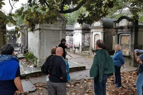 Walking Tour In New Orleans Garden District French Quarter Phantoms