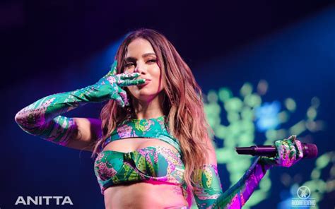 La Reina Del Pop Brasileño Anitta Y Sus éxitos Musicales Del Momento