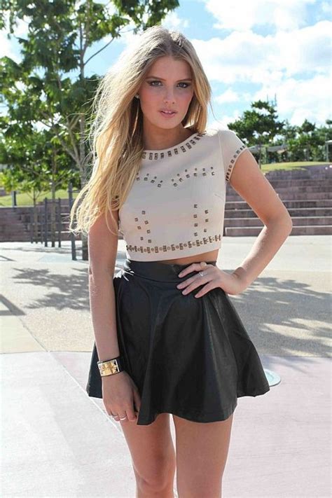 15 Ideas And Combination Of Skater Skirt Outfits StylesWardrobe Com
