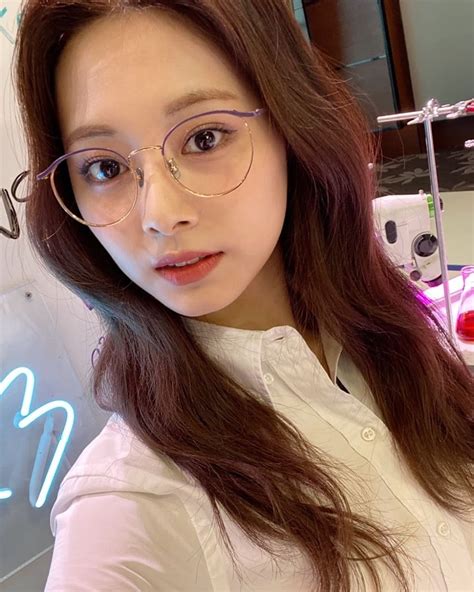 10 Times Twices Tzuyu Looked Drop Dead Gorgeous In Glasses Koreaboo