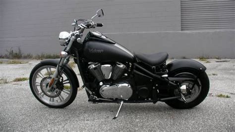 A walk around of our kawasaki vulcan 900 bobber from blue collar bobbers! 2009 Pro Custom Kawasaki Vulcan VN900 Black in Black BOBBER