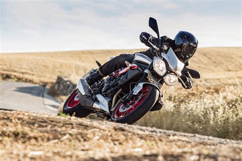 My new triumph street triple r delivers the perfect blend of power and performance for focused road riding. Triumph Street Triple RX 2016 มอเตอร์ไซค์ราคา 480,000 บาท ...