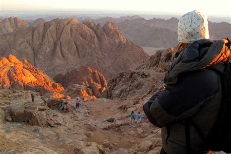 Photo Sunrise Over The Summit Of Mount Sinai Egypt