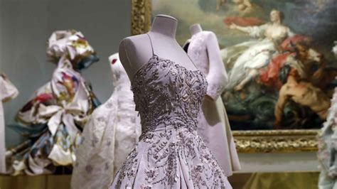 Christian Dior El Diseñador Que Revolucionó El Armario Femenino