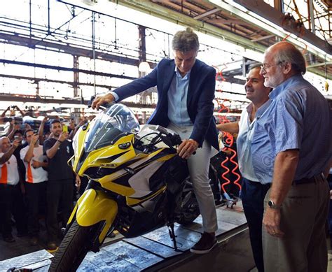 Portail des communes de france : El Sr. Presidente de la República Argentina, visitó la Fábrica de Corven Motos en Venado Tuerto ...