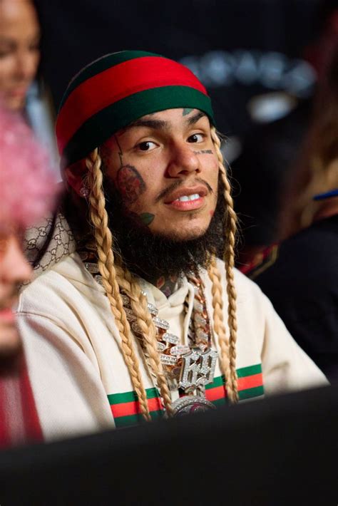 6ix9ine Charges Fan After Getting Drink Thrown At Him At UFC Event