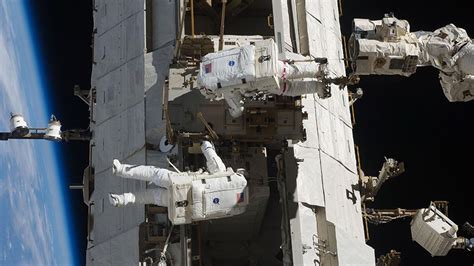 Space Station Astronauts Are Taking A Spacewalk Today Watch It Live