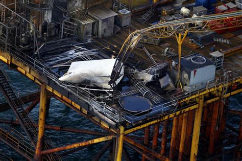 There were no reported injuries, and the company said it would investigate the incident. Oil platform explosion in the Gulf of Mexico - Photo 1 ...
