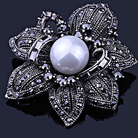 Faelena Jewelry Vintage Style Double Imitation Pearl Flower Brooch