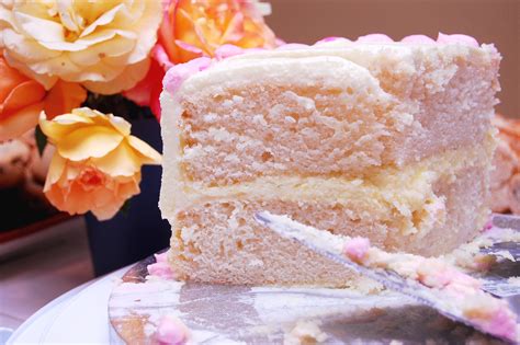 It is the classic element within a wedding that never changes, even though some interesting flavors have been attempted before! Top Wedding Cake Flavors of 2014 and Simple Cake ...