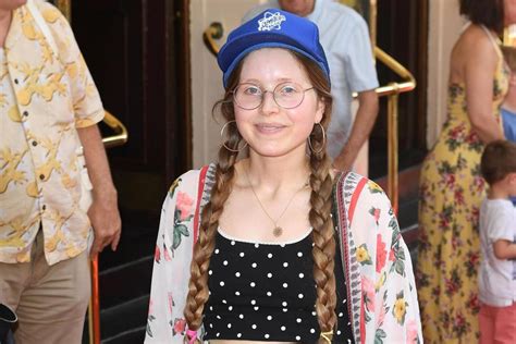 =) please rate, comment, fav and subscribe! Harry Potter actress Jessie Cave reveals newborn baby has ...
