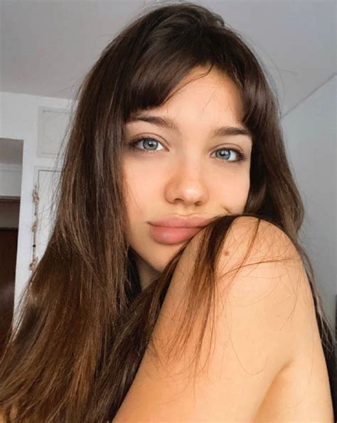 Oriana sabatini (25) fue furor en instagram hace algunos meses por abrirse con sus seguidores en relación a los desórdenes alimentarios que había sufrido en ese momento, malena narvay (23) no dejó pasar el esfuerzo de su colega, con quien por entonces era ex de su novio, julián serrano. Pin en Mujer bonita