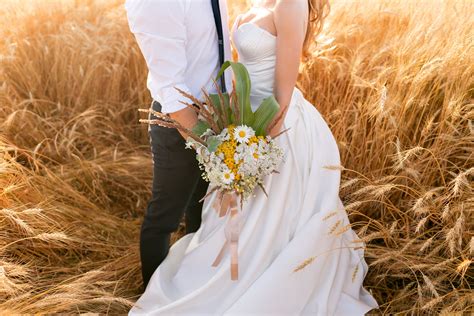 Gorgeous images from experienced wedding photographers our photographer (who will stay masked) uses generous social distancing and will open our large double doors for fresh air circulation and softened natural light. Wedding Photography Mistakes You Need to Quit Making
