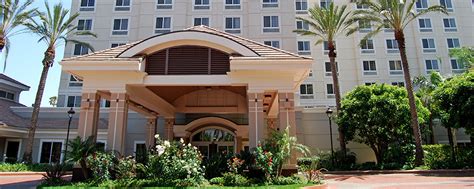 New or existing disney resort hotel reservations and tickets: Holiday Inn Anaheim Resort - Small World Vacations