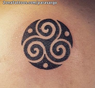 Tatuaje hecho por Marco de La Coruña España Si quieres ponerte en contacto con él para un