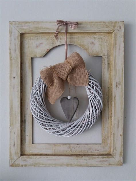 I love unique ideas and this. Old frame with wreath | Old frames, Crafts, Frame