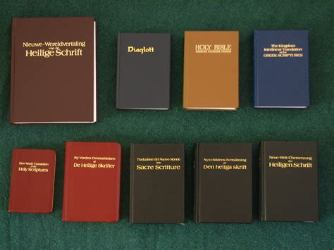 A magyar nyelv az uráli nyelvcsalád tagja, a finnugor nyelvek közé tartozó ugor nyelvek egyike. fordito magyar nemet - Napszemüveg