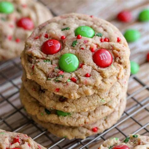 A tradition since 2013, every december we countdown to christmas with 10 new cookie recipes in a row! FAVORITE Christmas Cookies Recipe (+VIDEO) | Lil' Luna