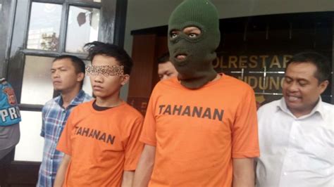 Viral Aksi Pembacokan Di Bandung Pelaku Ngaku Salah Sasaran Okezone News