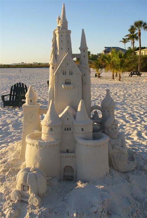 Awesome Sand Castle Sculpture Ft Myers Beach Fl Beach Sand Art
