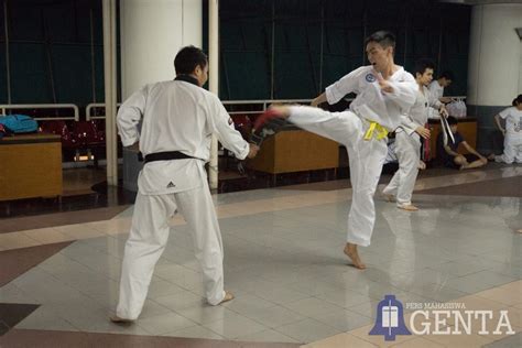 Latihan Bersama oleh UKM Taekwondo | GENTA Petra