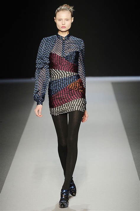 Emanuel Ungaro Fall 2009 Ready To Wear Collection Photos Vogue