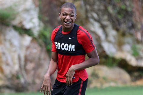 El pitido inicial de este partido se dará el 19 mayo a las 22:15. Monaco Superstar Kylian Mbappe To Join PSG On Loan - With ...