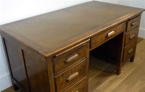 Good Early 1930s Vintage Oak Pedestal Work Office Desk