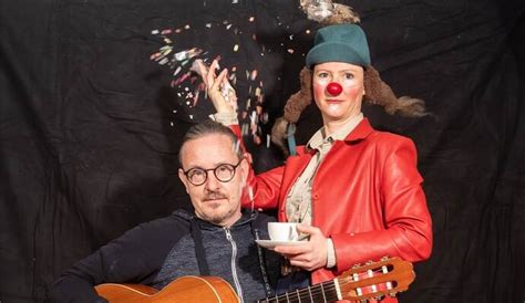Schwere Zeiten Für Künstler Ehepaar Musiker Und Clownin Aus Der Region Bangen Um Existenz