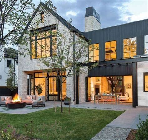 33 Gorgeous Modern Farmhouse Exterior Design Ideas Magzhouse White