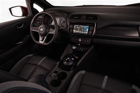 2023 Nissan Leaf Review Pricing New Leaf Ev Hatchback Models Carbuzz