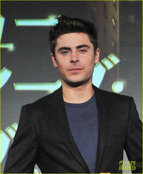 Zac Efron New Years Eve Tokyo Press Conference Photo 2610067