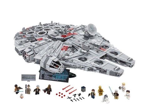Change out the features and crew characters to switch between classic and episode vii/viii versions of the millennium falcon! Lego Star Wars Millennium Falcon™ 75192