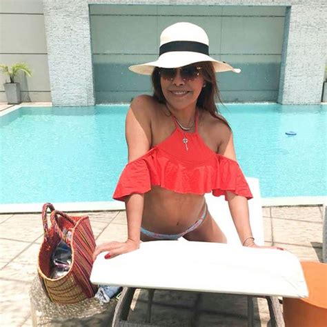 Magaly Medina Se Luce En Bikini