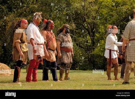 Native American Indian Reenactors At Fort Boonesborough Kentucky Usa